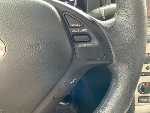 Used 2011 INFINITI G37 Convertible w/ Premium Pkg RWD image 13