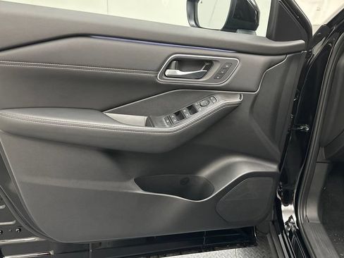 New 2026 Nissan Rogue Platinum w/ Platinum Premium Package AWD/4WD image 17