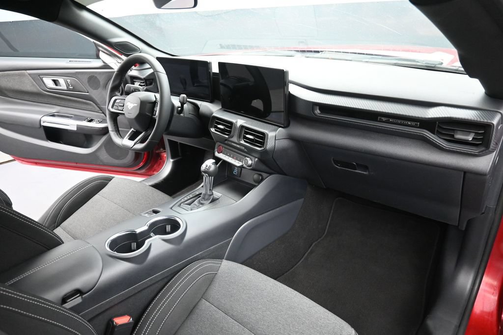 Used 2024 Ford Mustang Coupe RWD image 5