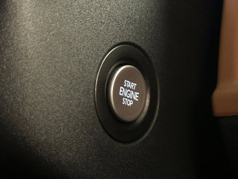 New 2025 Volkswagen ID. Buzz Pro S image 22