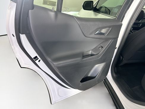 Used 2025 Chevrolet Equinox LT AWD/4WD image 26