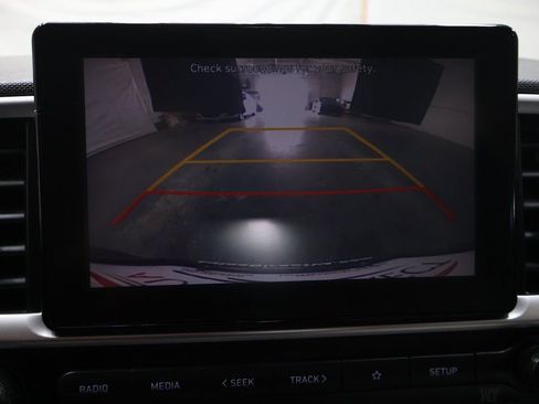 Used 2022 Hyundai Venue SEL image 21