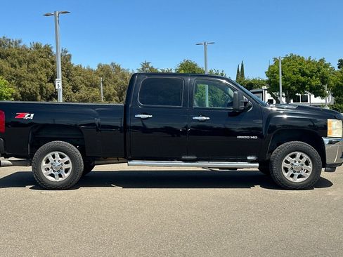 Used 2011 Chevrolet Silverado 2500 LTZ w/ LTZ Plus Package image 3