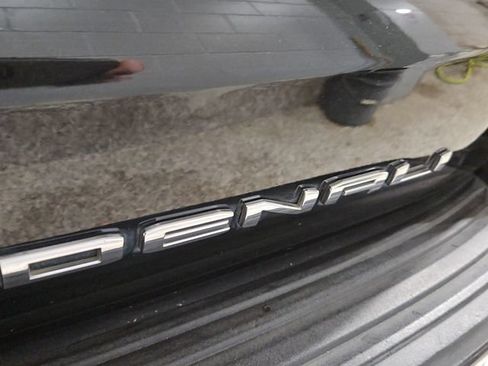 Used 2022 GMC Yukon XL Denali AWD/4WD image 39