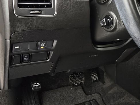 Used 2021 Nissan Armada SV w/ SV Appearance Package image 24