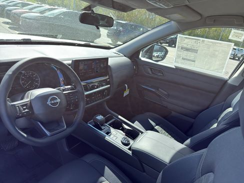New 2026 Nissan Pathfinder SV AWD/4WD image 25