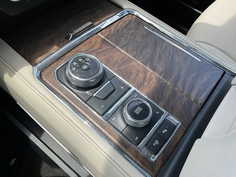 Used 2020 Ford Expedition Platinum AWD/4WD image 31