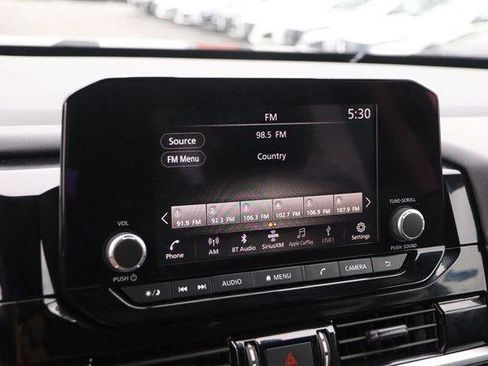Used 2025 Nissan Pathfinder SV FWD image 18