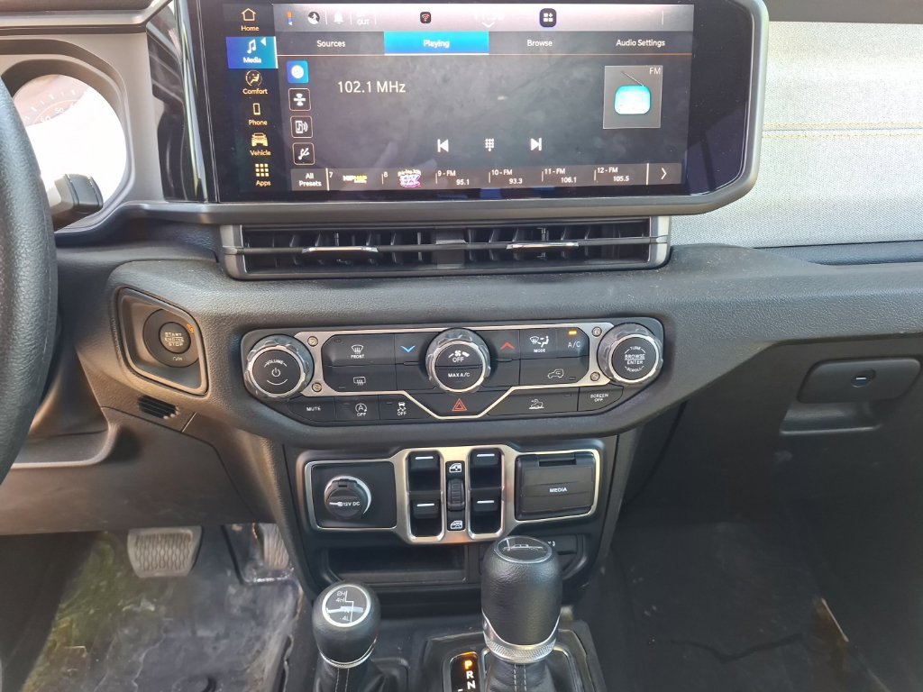 Used 2025 Jeep Gladiator Sport AWD/4WD image 20
