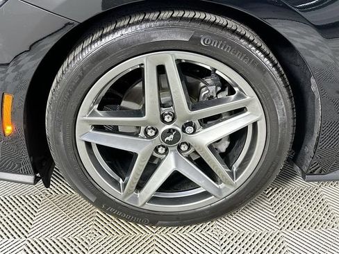 Used 2025 Ford Mustang Coupe RWD image 28