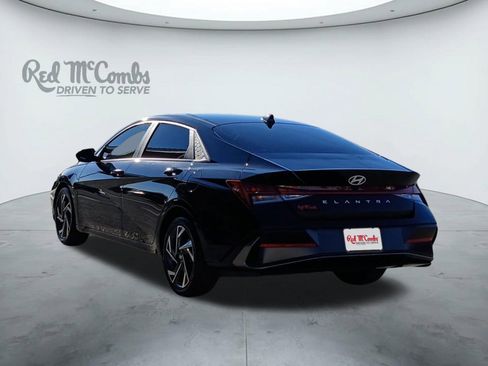 Certified 2024 Hyundai Elantra SEL w/ Convenience Package image 3