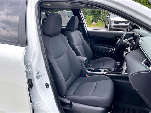 Used 2024 Toyota Corolla Cross LE w/ Moonroof Package AWD/4WD image 10
