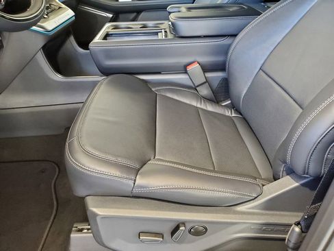 New 2025 Ford Expedition Platinum w/ Stealth Performance Package image 13