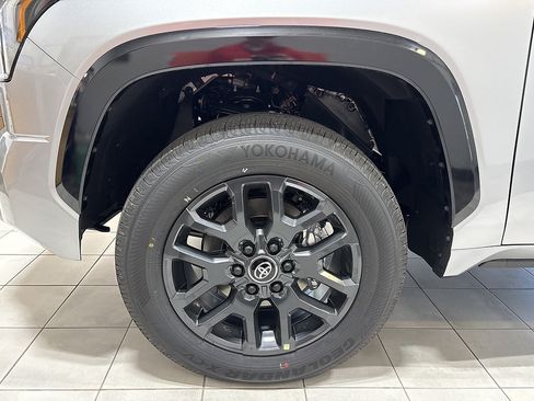 New 2026 Toyota Tundra Platinum AWD/4WD image 7