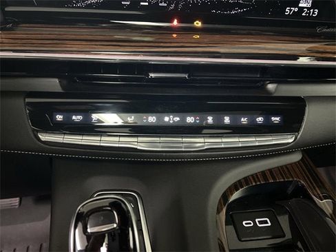 Certified 2021 Cadillac Escalade ESV Premium Luxury image 17