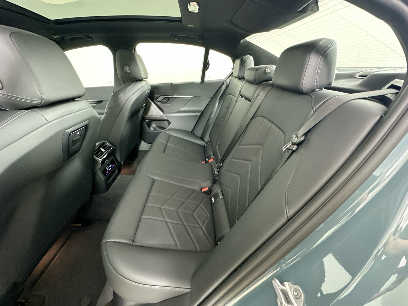 Used 2026 BMW 540i xDrive AWD/4WD image 38