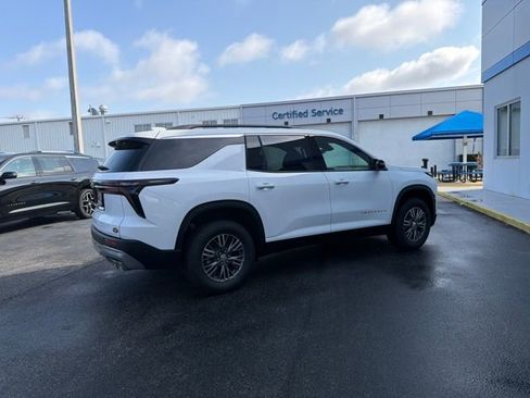 New 2026 Chevrolet Traverse LT image 13