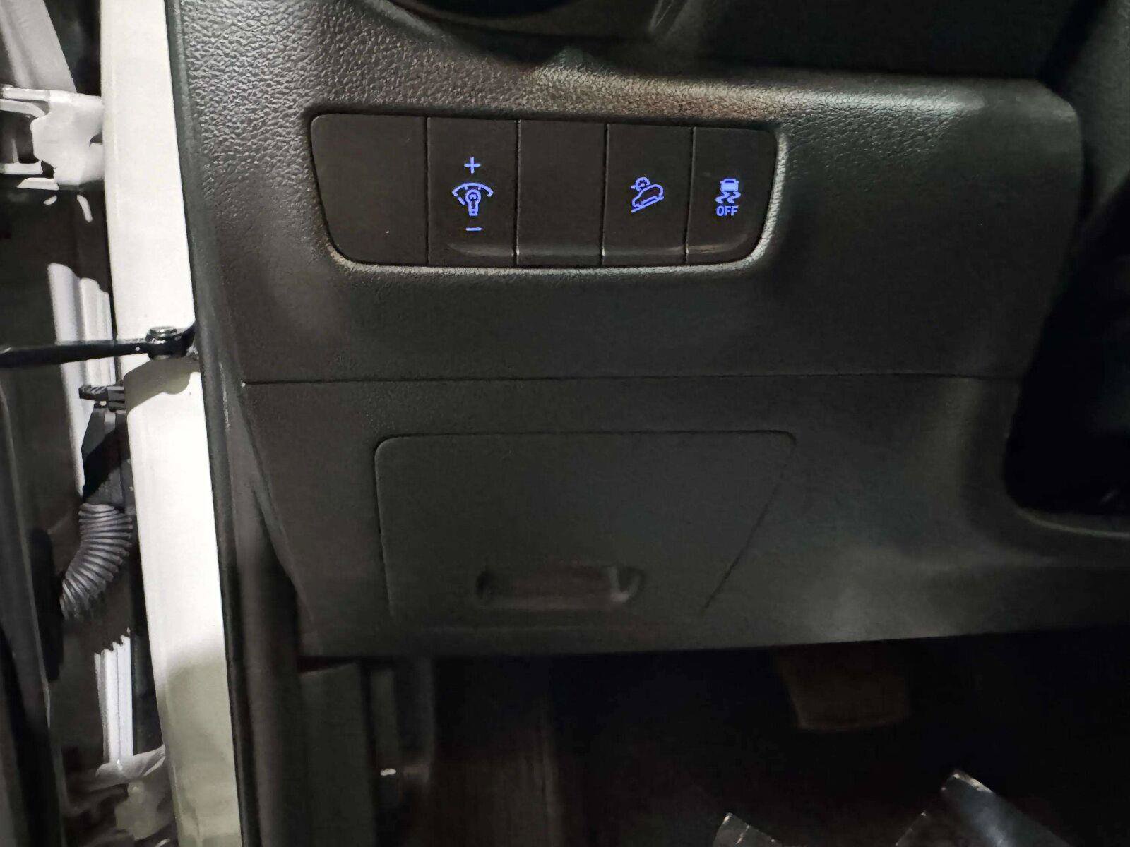 Used 2022 Hyundai Kona SEL AWD/4WD image 26