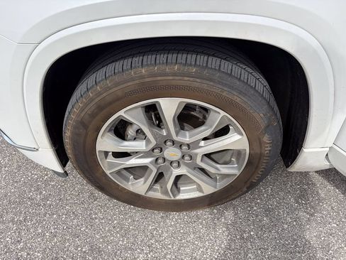 Used 2021 Chevrolet Traverse Premier w/ LPO, Floor Liner Package AWD/4WD image 19