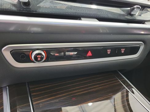 Used 2024 BMW X7 xDrive40i AWD/4WD image 32