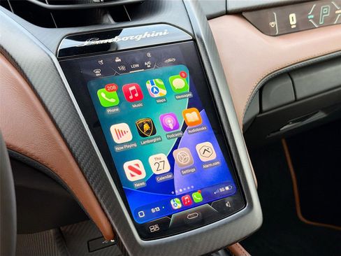 Used 2024 Lamborghini Revuelto image 18