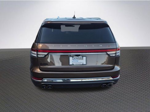 Used 2022 Lincoln Aviator Reserve w/ Equipment Group 201A image 6