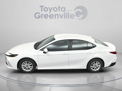 Used 2025 Toyota Camry LE w/ Convenience Package FWD image 4