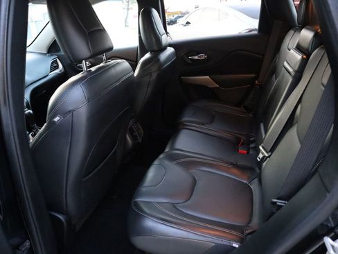 Used 2018 Jeep Cherokee Limited image 15