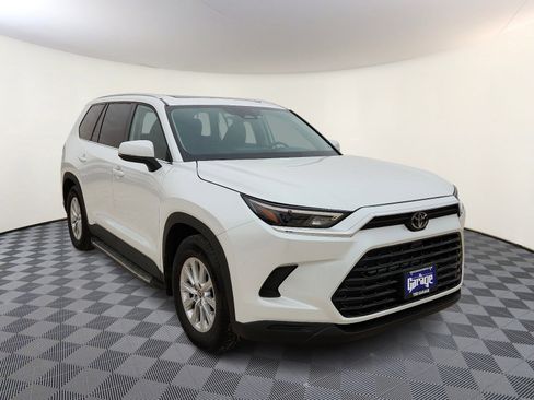 Used 2025 Toyota Grand Highlander FWD image 6