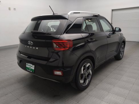 Used 2023 Hyundai Venue SEL image 9