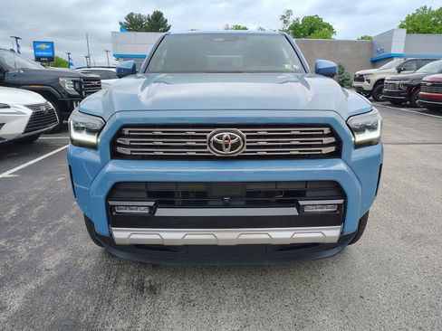 Used 2025 Toyota 4Runner Limited w/ Tow Technology Package AWD/4WD image 2