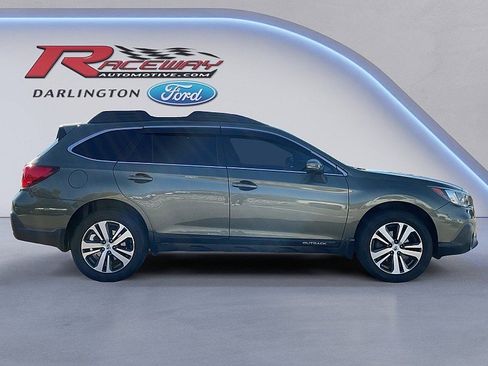 Used 2018 Subaru Outback 2.5i Limited image 6