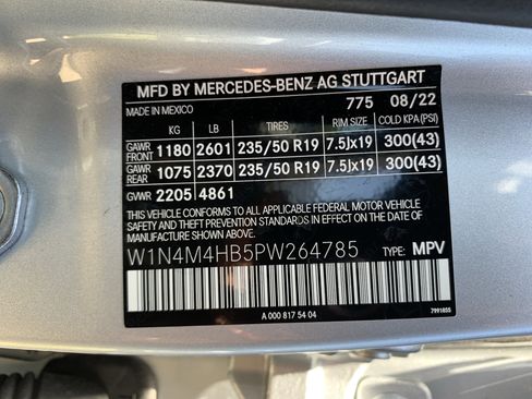 Used 2023 Mercedes-Benz GLB 250 4MATIC image 36