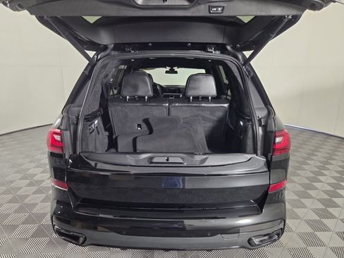 Used 2021 BMW X7 xDrive40i w/ M Sport Package AWD/4WD image 29