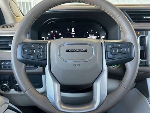 Used 2024 GMC Yukon XL Denali AWD/4WD image 24