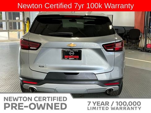 Used 2025 Chevrolet Blazer LT FWD image 19