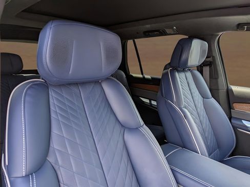 New 2026 Cadillac Vistiq Premium Luxury AWD/4WD image 20