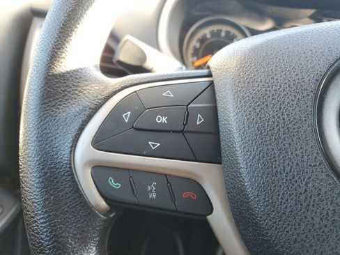 Used 2016 Jeep Cherokee Sport image 16