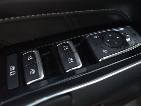 Used 2023 Kia Sorento SX AWD/4WD image 11