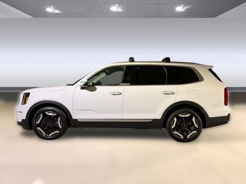 Used 2025 Kia Telluride S AWD/4WD image 2