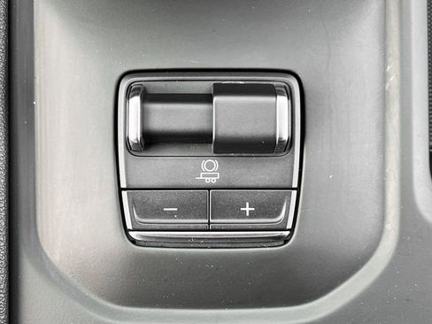 Used 2025 GMC Sierra 1500 AT4 w/ AT4 Preferred Package image 23