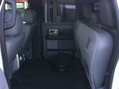 Used 2014 Ford F150 Lariat w/ Lariat Chrome Package image 22