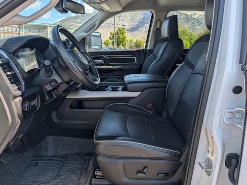 Used 2024 RAM 2500 Laramie AWD/4WD image 10