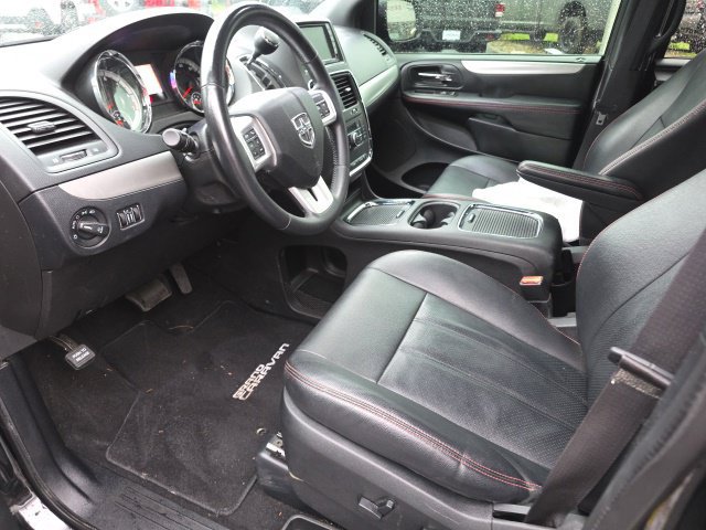 Used 2016 Dodge Grand Caravan R/T w/ Driver Convenience Group FWD image 11