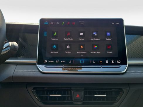 New 2026 Volkswagen Tiguan SE FWD image 17