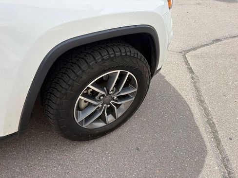 Used 2019 Jeep Grand Cherokee Limited AWD/4WD image 14