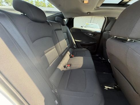 Used 2019 Chevrolet Malibu LT FWD image 17