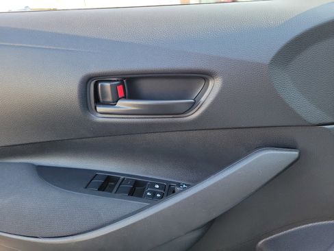 Used 2025 Toyota Corolla LE image 17