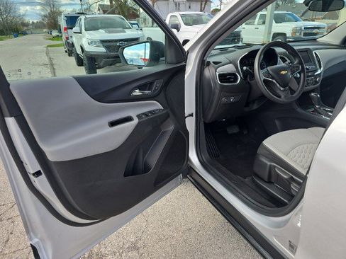 Used 2020 Chevrolet Equinox LS image 14