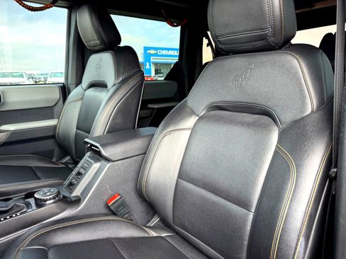 Used 2021 Ford Bronco Badlands image 14